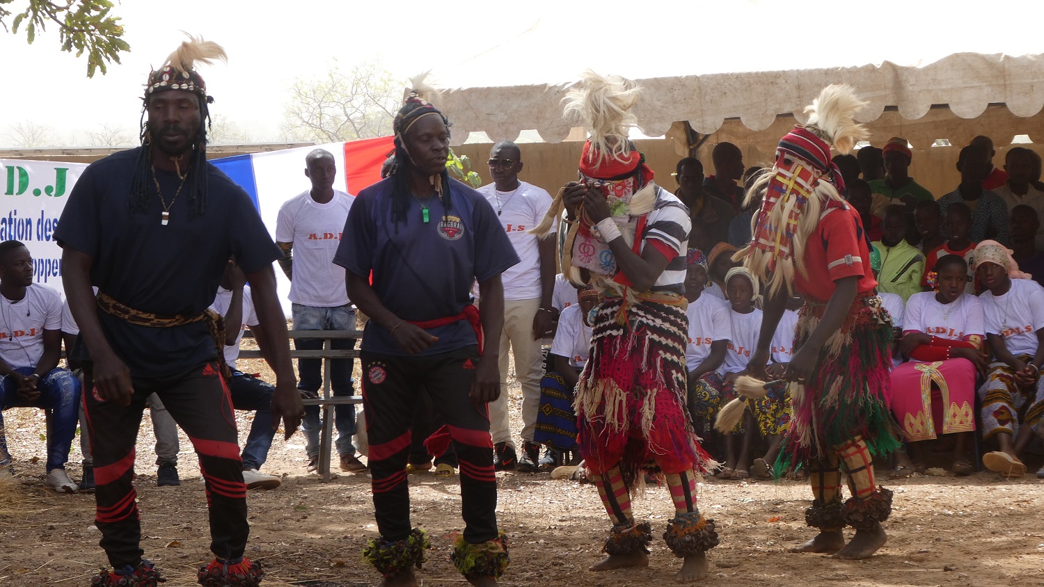 Chants et danses traditionnels pour nous accueillir 